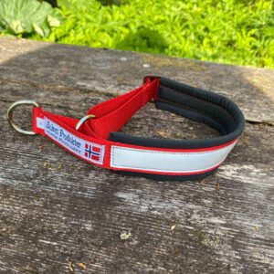 Justerbart halvstrup polstret med flat refleks